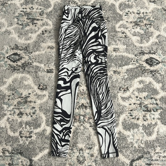 Lululemon Swift Speed High Rise Leggings 28” - Picture 7 of 12